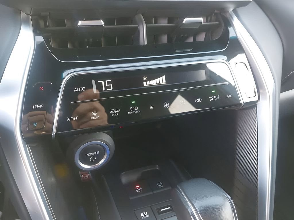 2024 Toyota Venza LE